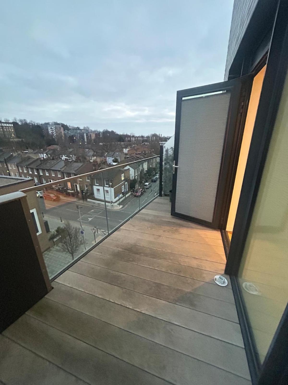 New 2 Bed Apartment Greenwich London Eksteriør billede