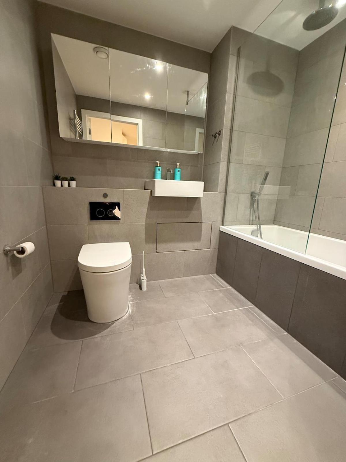 New 2 Bed Apartment Greenwich London Eksteriør billede
